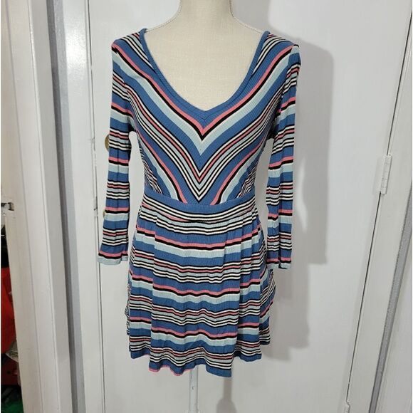 Jessica Simpson blouse - Picture 3 of 8